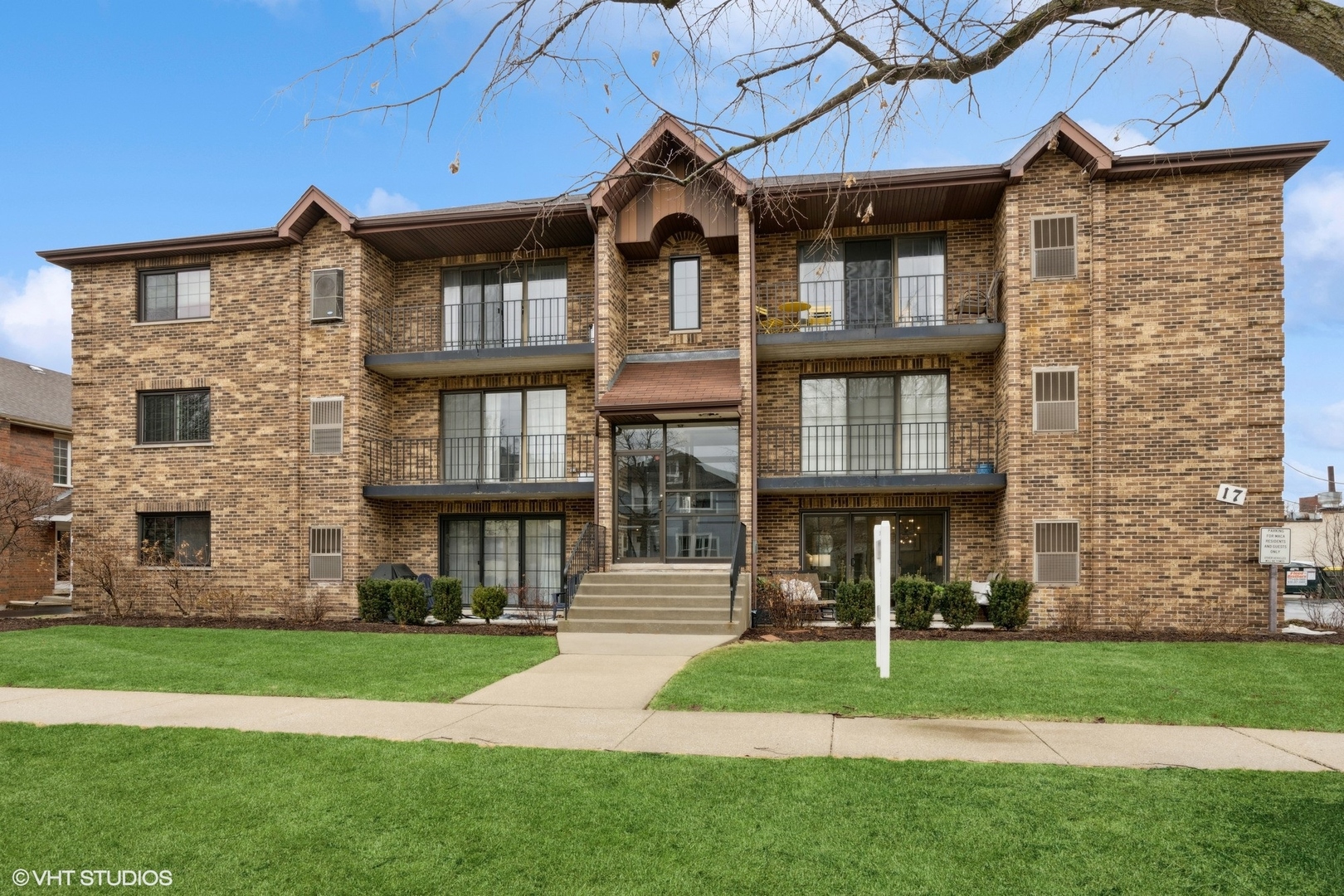 17 N Madison Avenue #2, La Grange, IL 60525