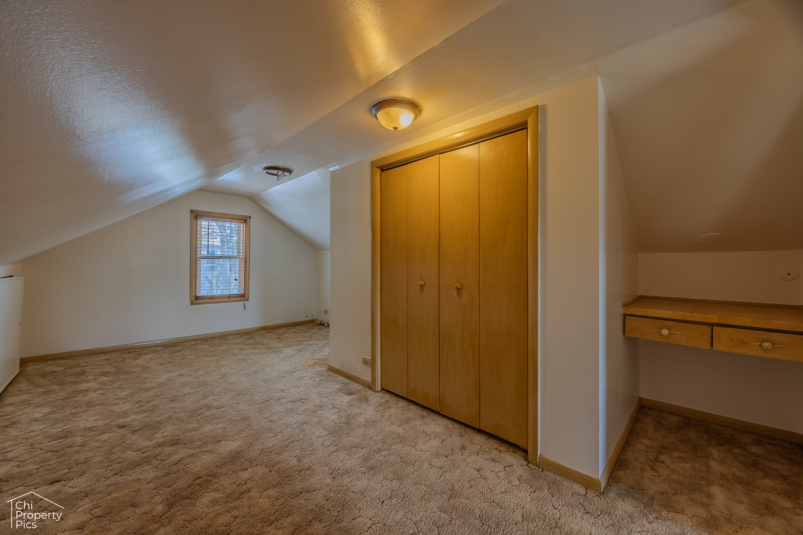 3525 N Ottawa Avenue, Chicago, IL 60634