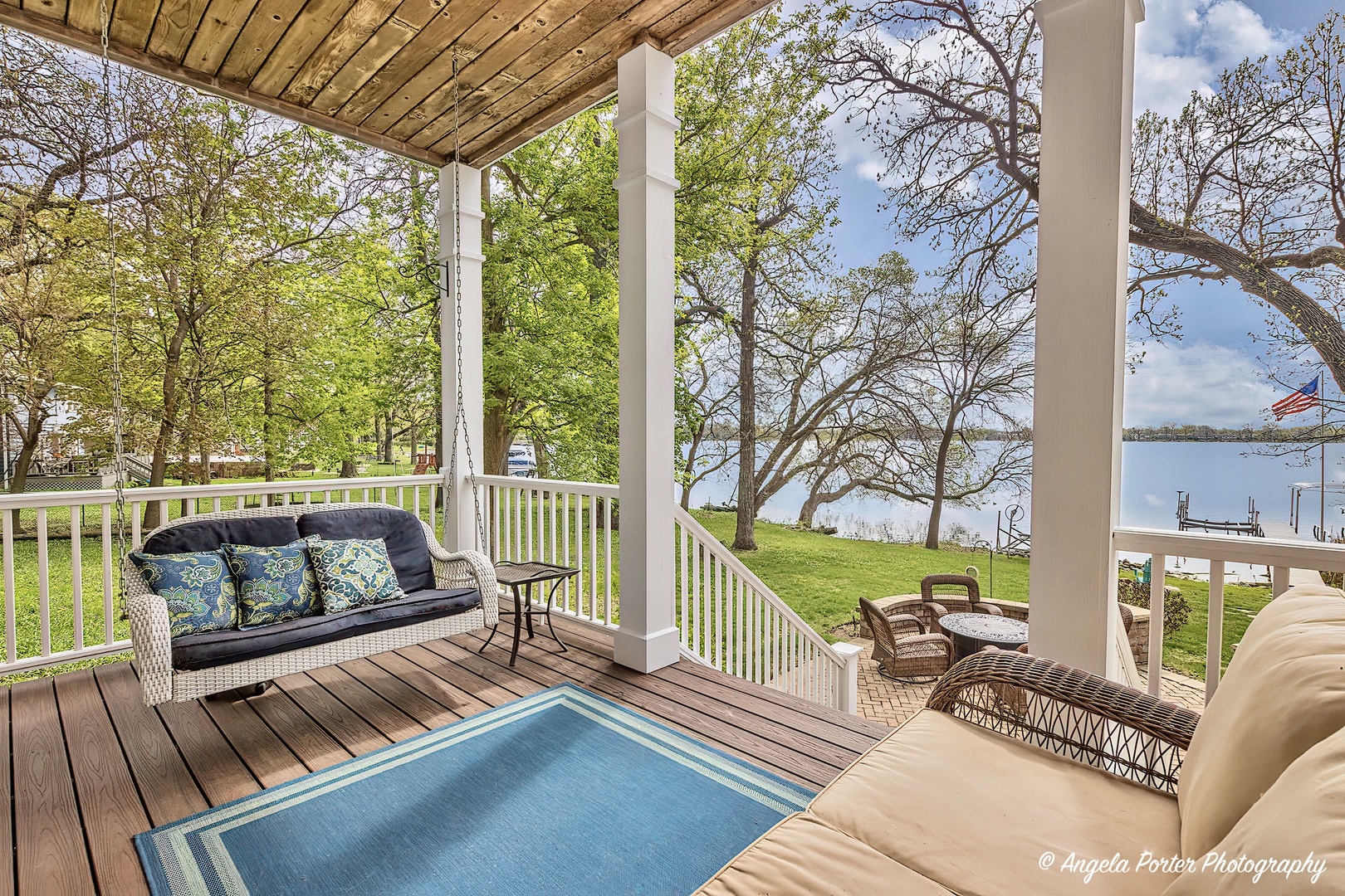 75 N Lake Avenue, Third Lake, IL 60030