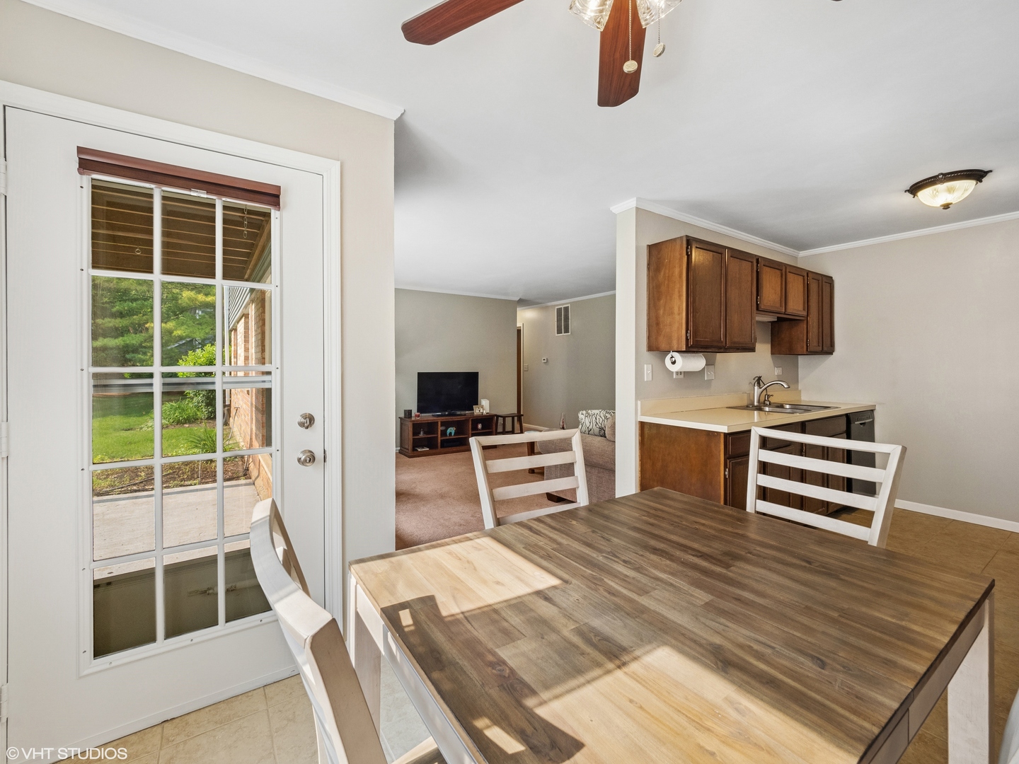 751 Sterling Court #D1, Bartlett, IL 60103