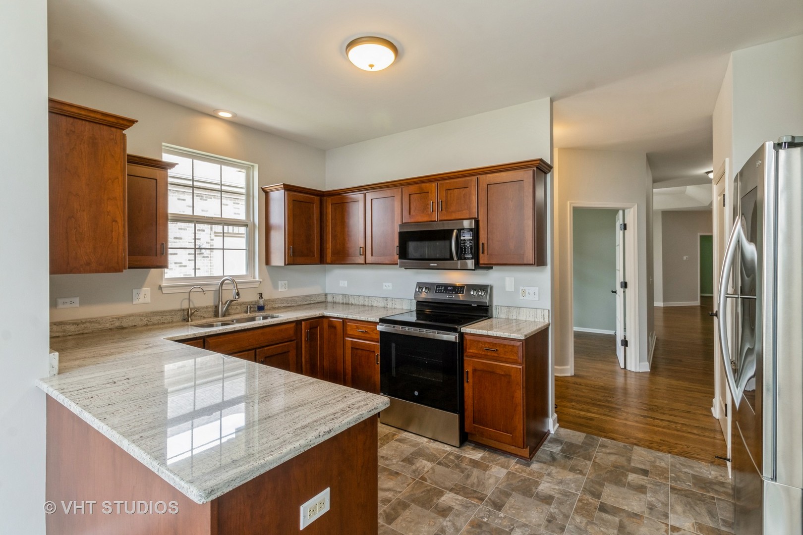 921 Eineke Boulevard, Algonquin, IL 60102