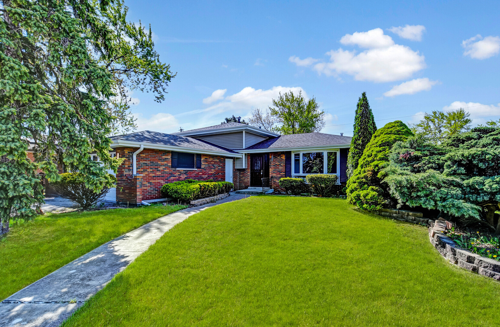 839 E 166th Place, South Holland, IL 60473
