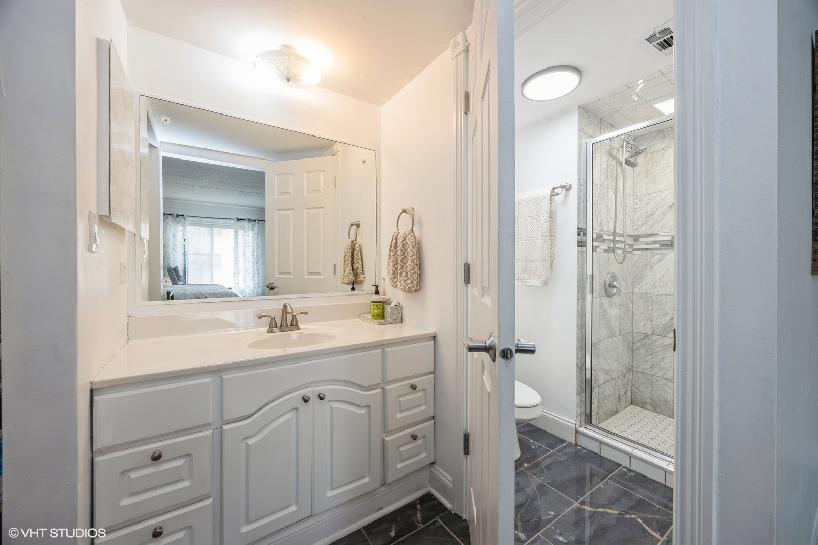 61 Pier Drive #202, Westmont, IL 60559