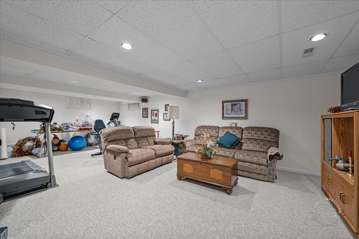 1228 N West Street, Naperville, IL 60563