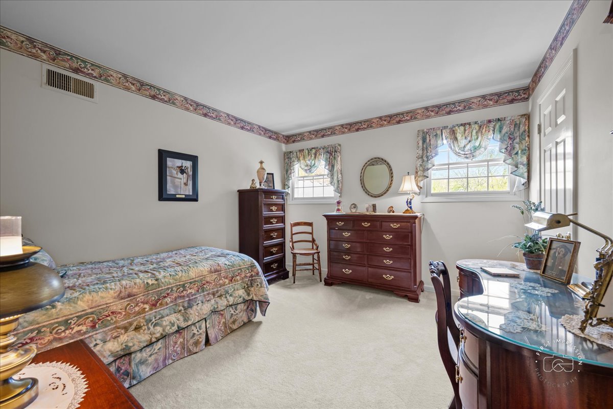1228 N West Street, Naperville, IL 60563