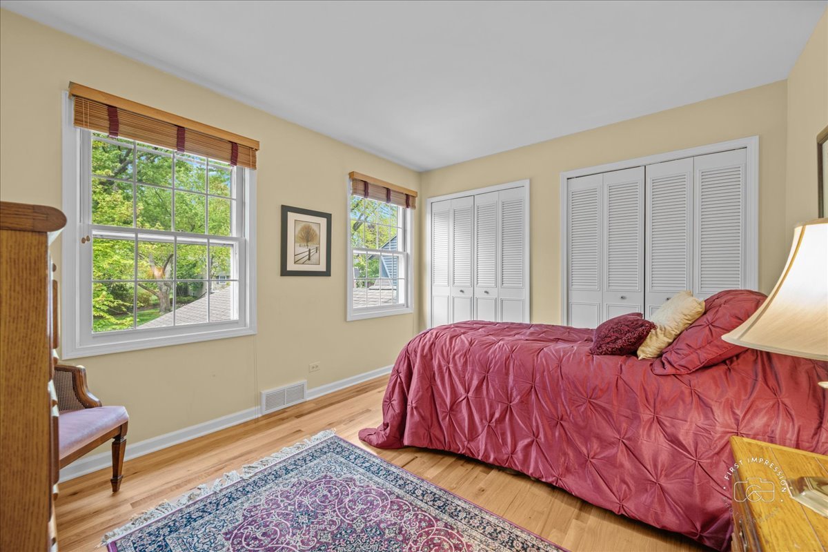 1228 N West Street, Naperville, IL 60563