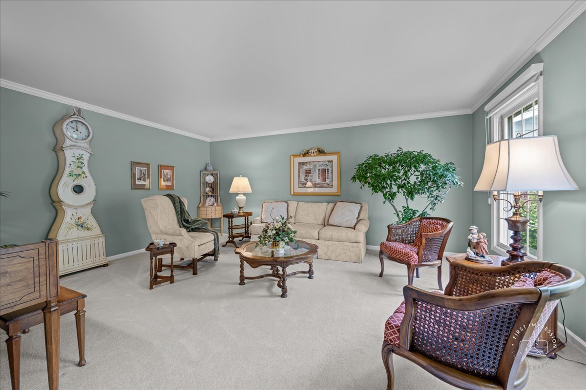 1228 N West Street, Naperville, IL 60563