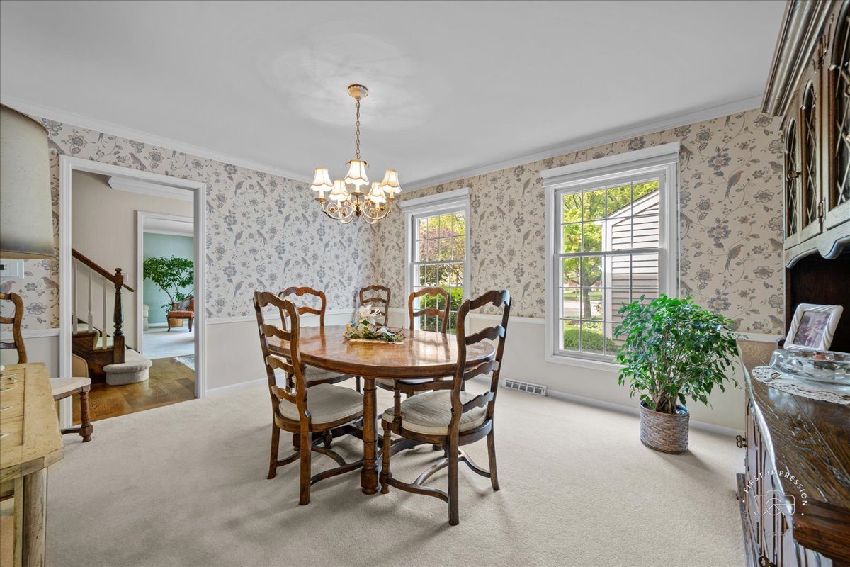 1228 N West Street, Naperville, IL 60563