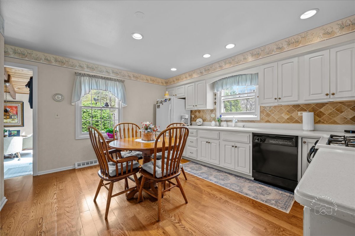 1228 N West Street, Naperville, IL 60563