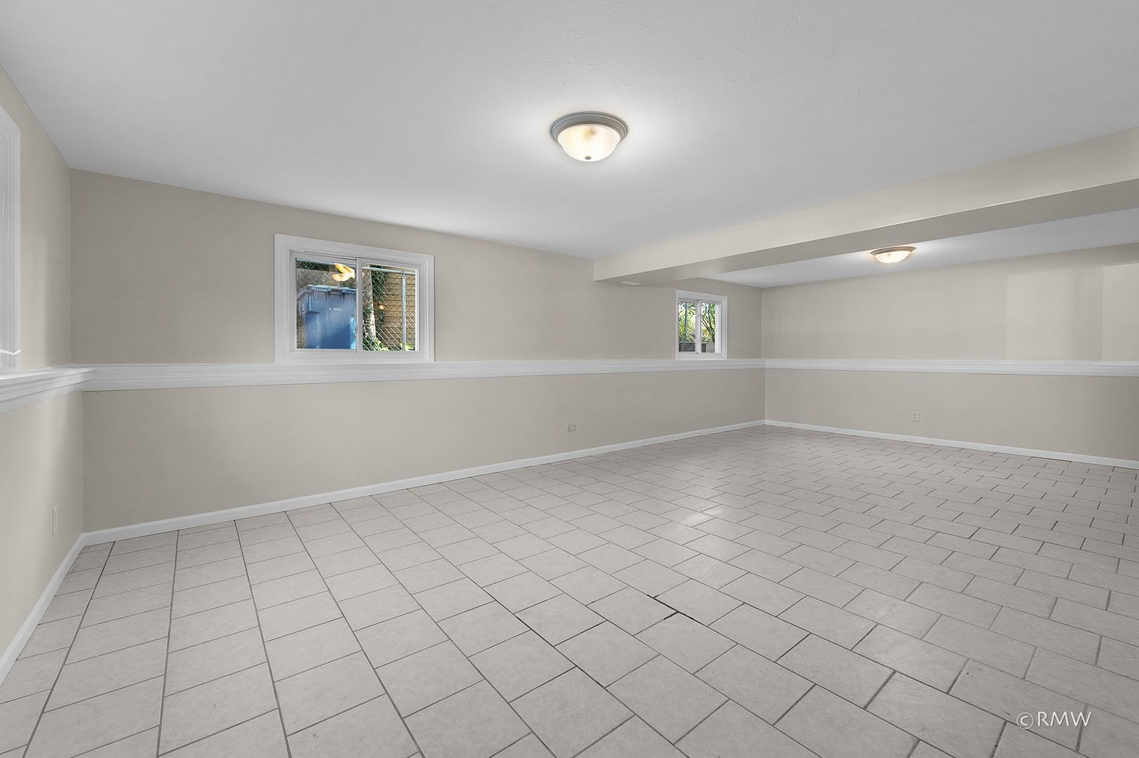 530 N Pioneer Drive, Addison, IL 60101