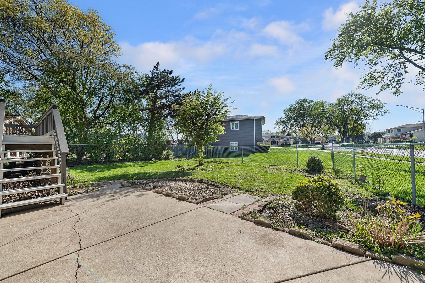 530 N Pioneer Drive, Addison, IL 60101