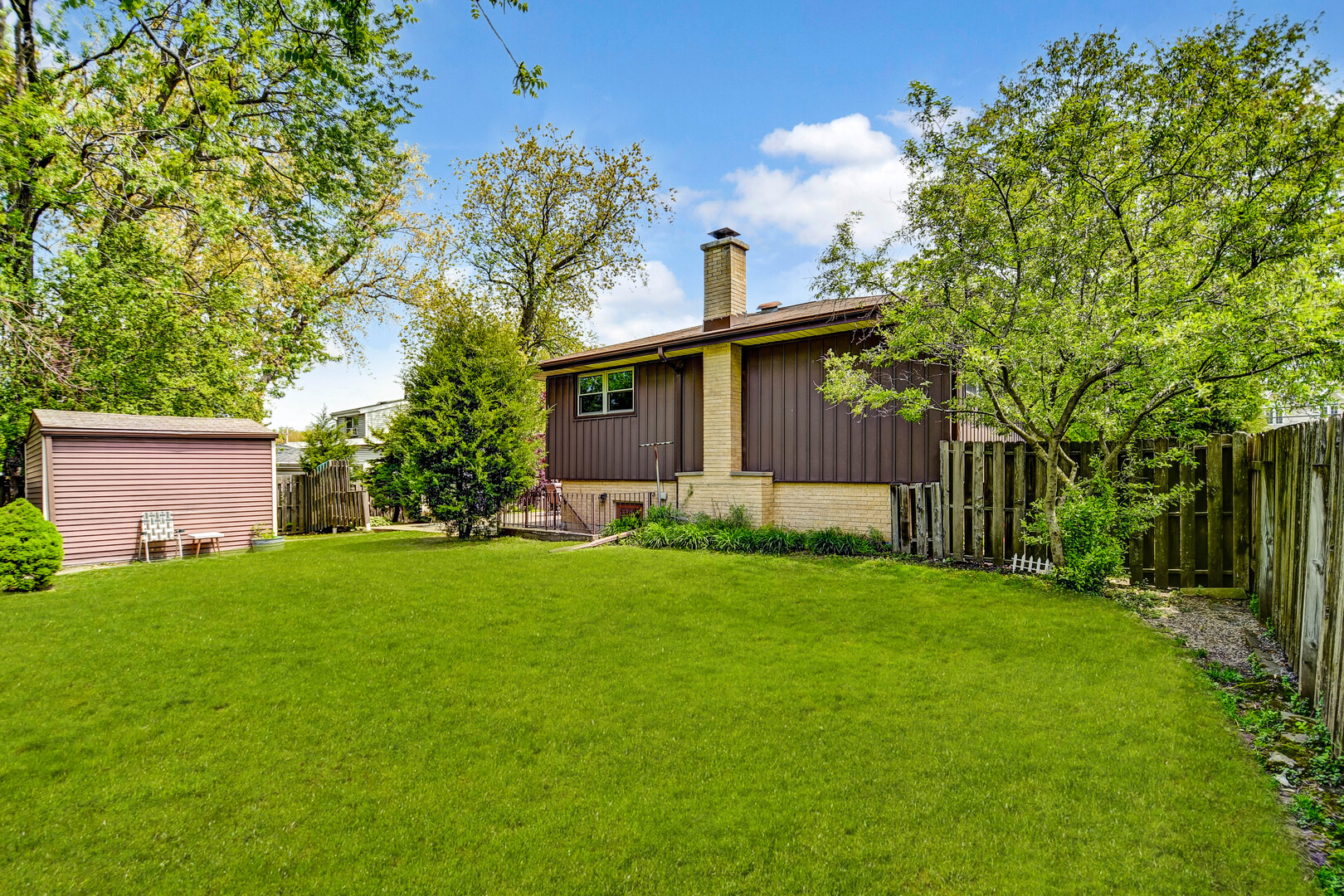 7448 S 86th Avenue, Justice, IL 60458