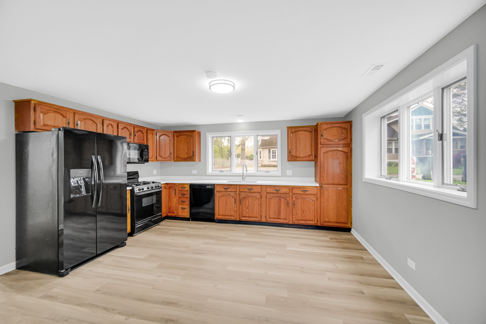 15222 Dearborn Street, South Holland, IL 60473