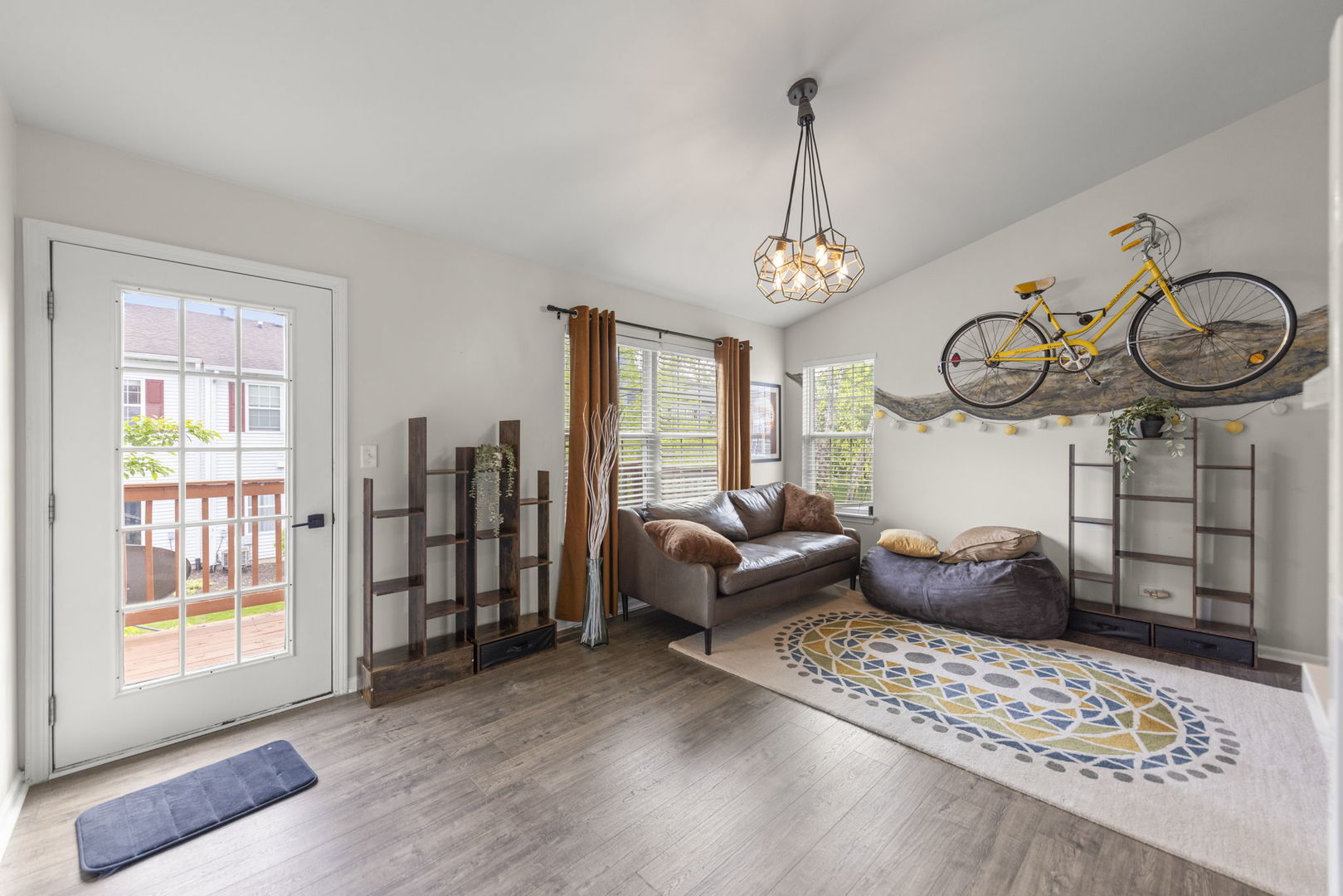 937 GENESEE Drive, Naperville, IL 60563