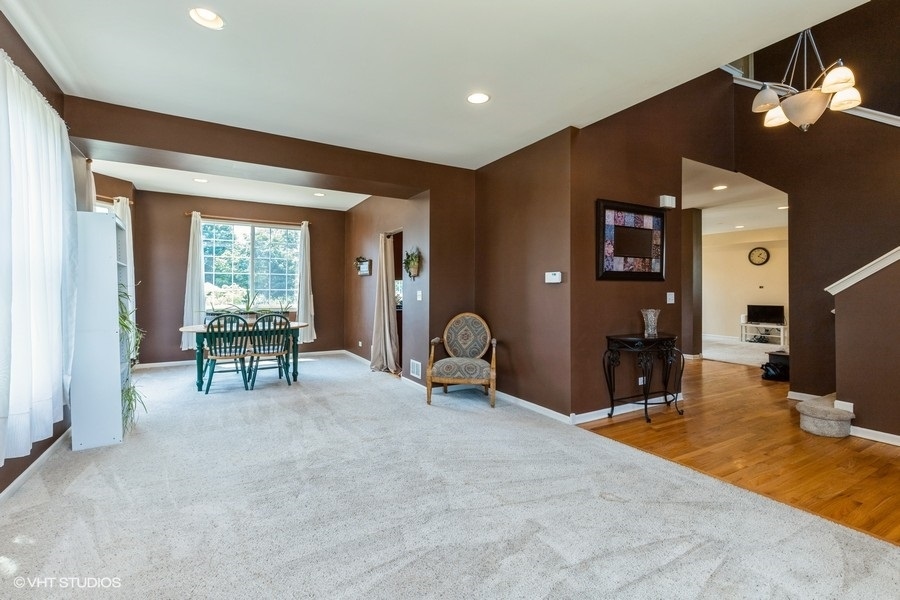 9675 NEWTON Road, Huntley, IL 60142