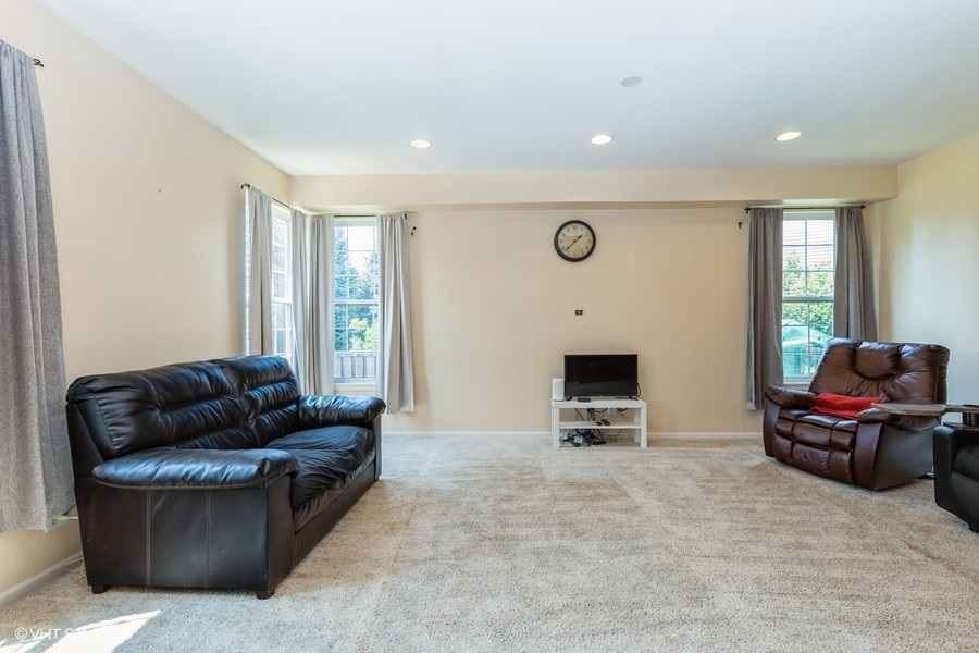 9675 NEWTON Road, Huntley, IL 60142