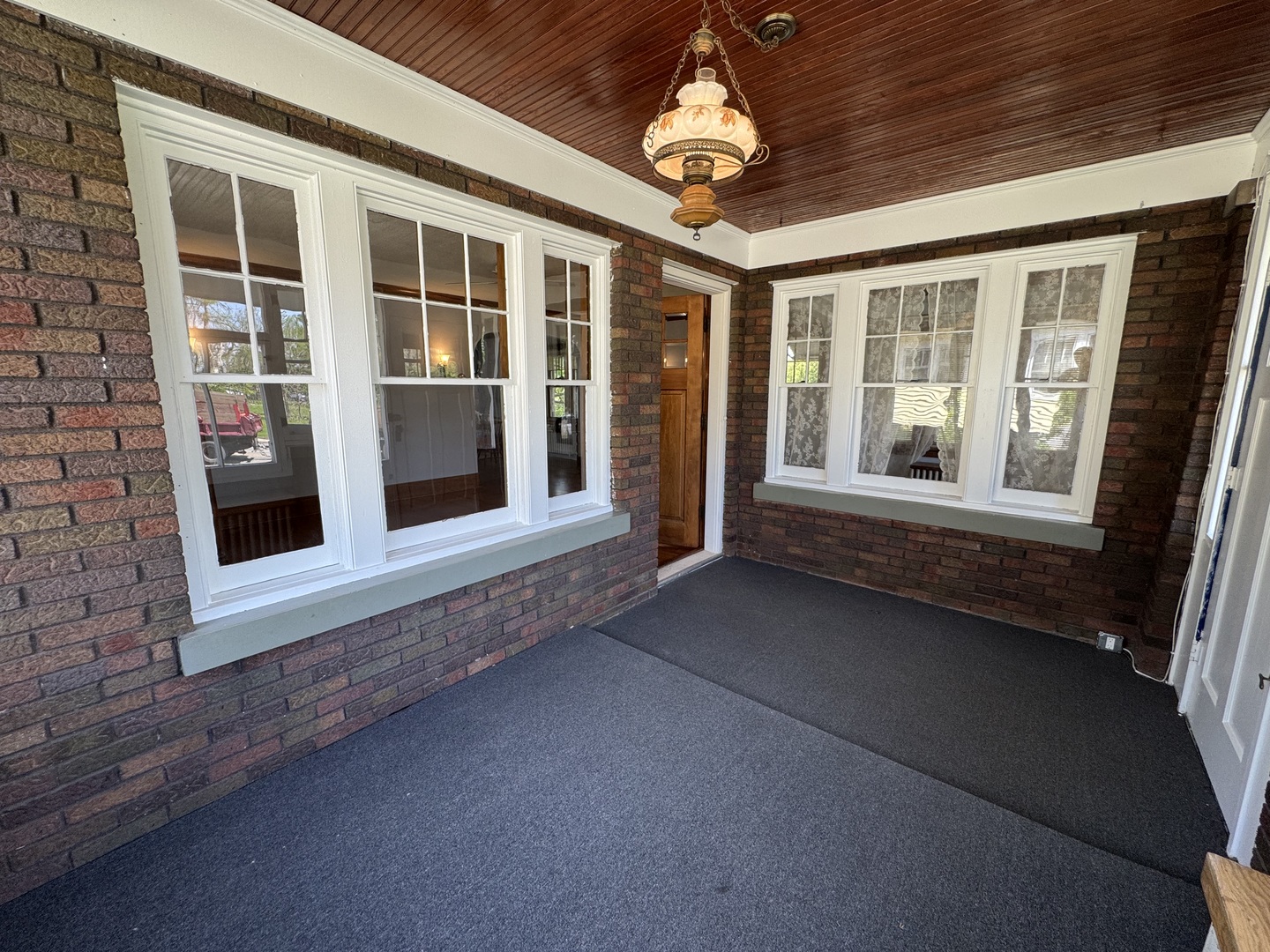 626 E State Street, Geneva, IL 60134