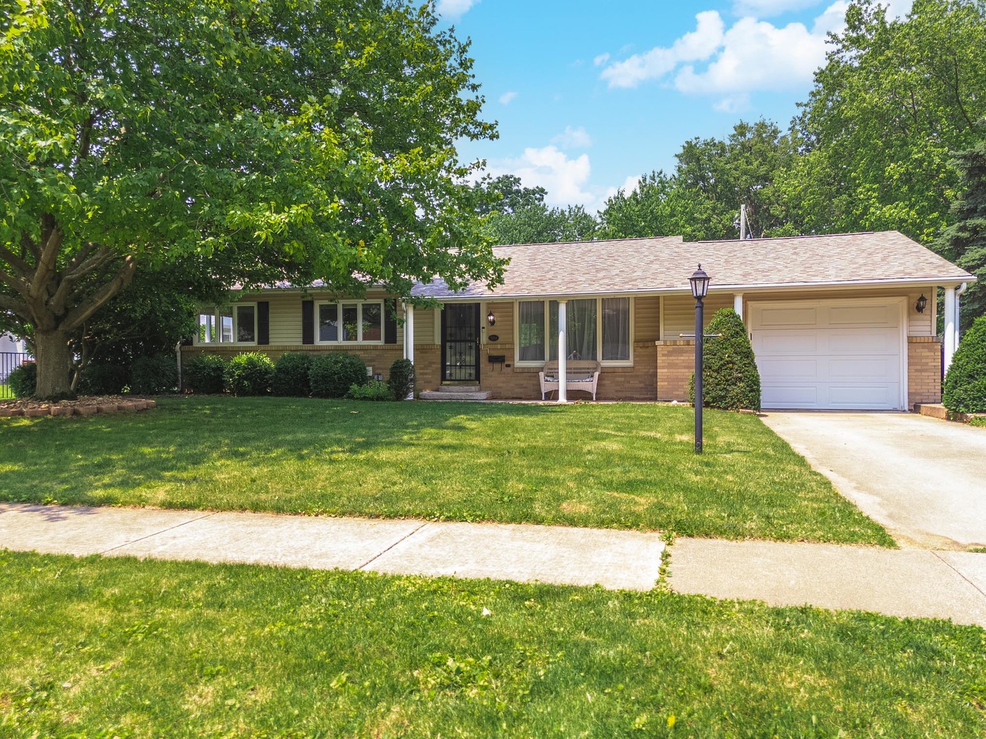 504 Delmar Lane, Bloomington, IL 61701