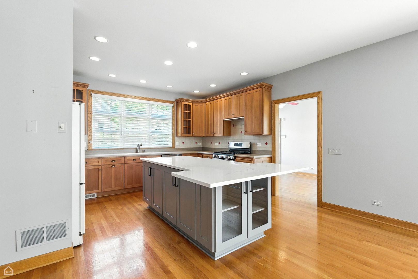 4829 LINSCOTT Avenue, Downers Grove, IL 60515