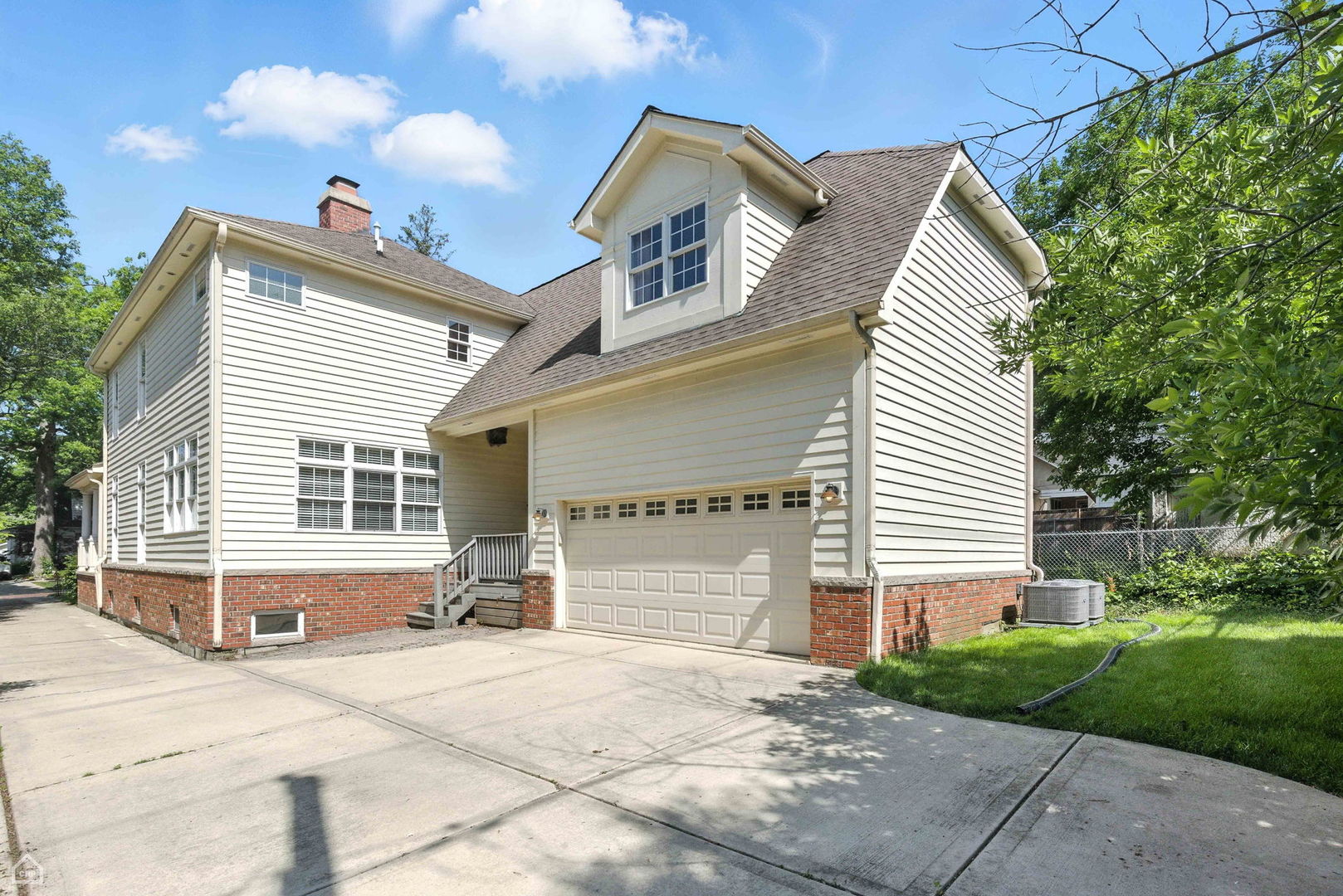 4829 LINSCOTT Avenue, Downers Grove, IL 60515