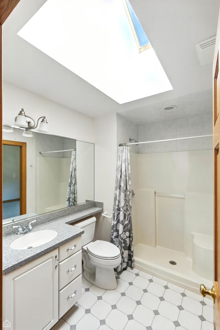 4829 LINSCOTT Avenue, Downers Grove, IL 60515