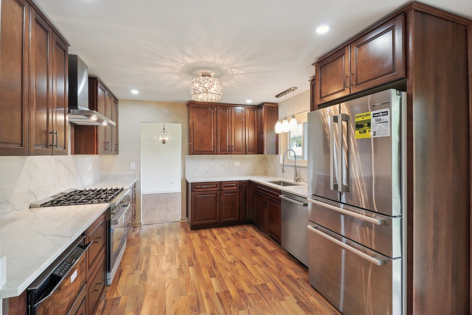 6709 W Menominee Parkway, Palos Heights, IL 60463