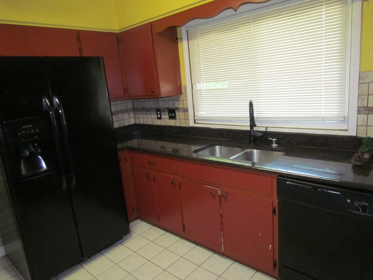 831 N Glenwood Place, Aurora, IL 60506