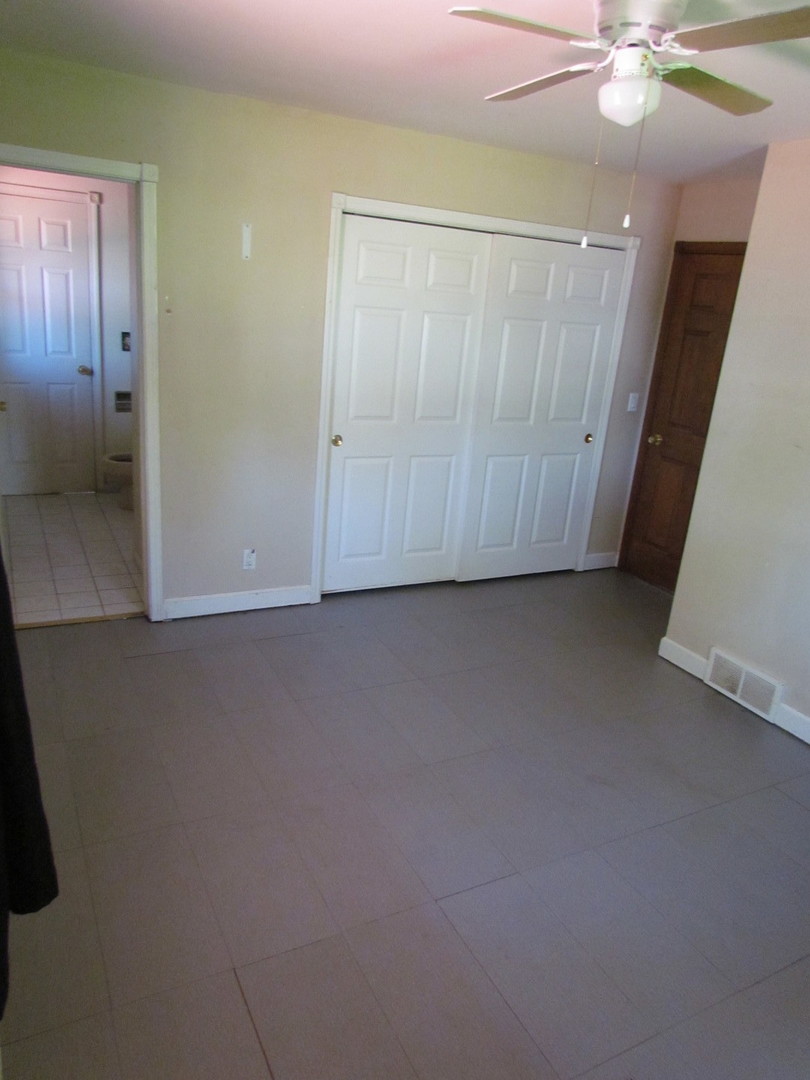 831 N Glenwood Place, Aurora, IL 60506