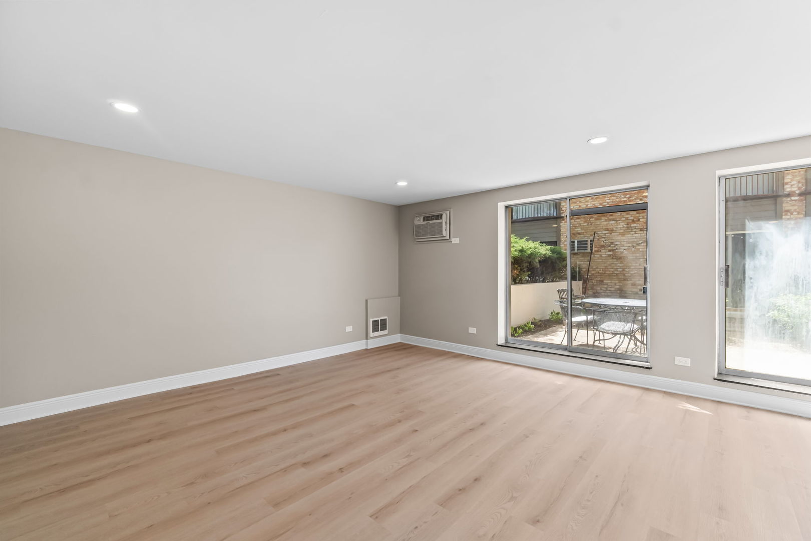 1910 Cherry Lane #124, Northbrook, IL 60062