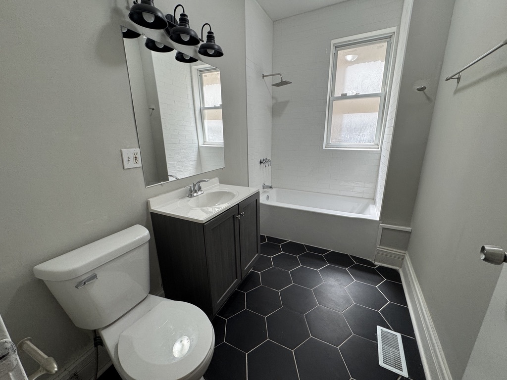 6116 S Ellis Avenue #1, Chicago, IL 60637