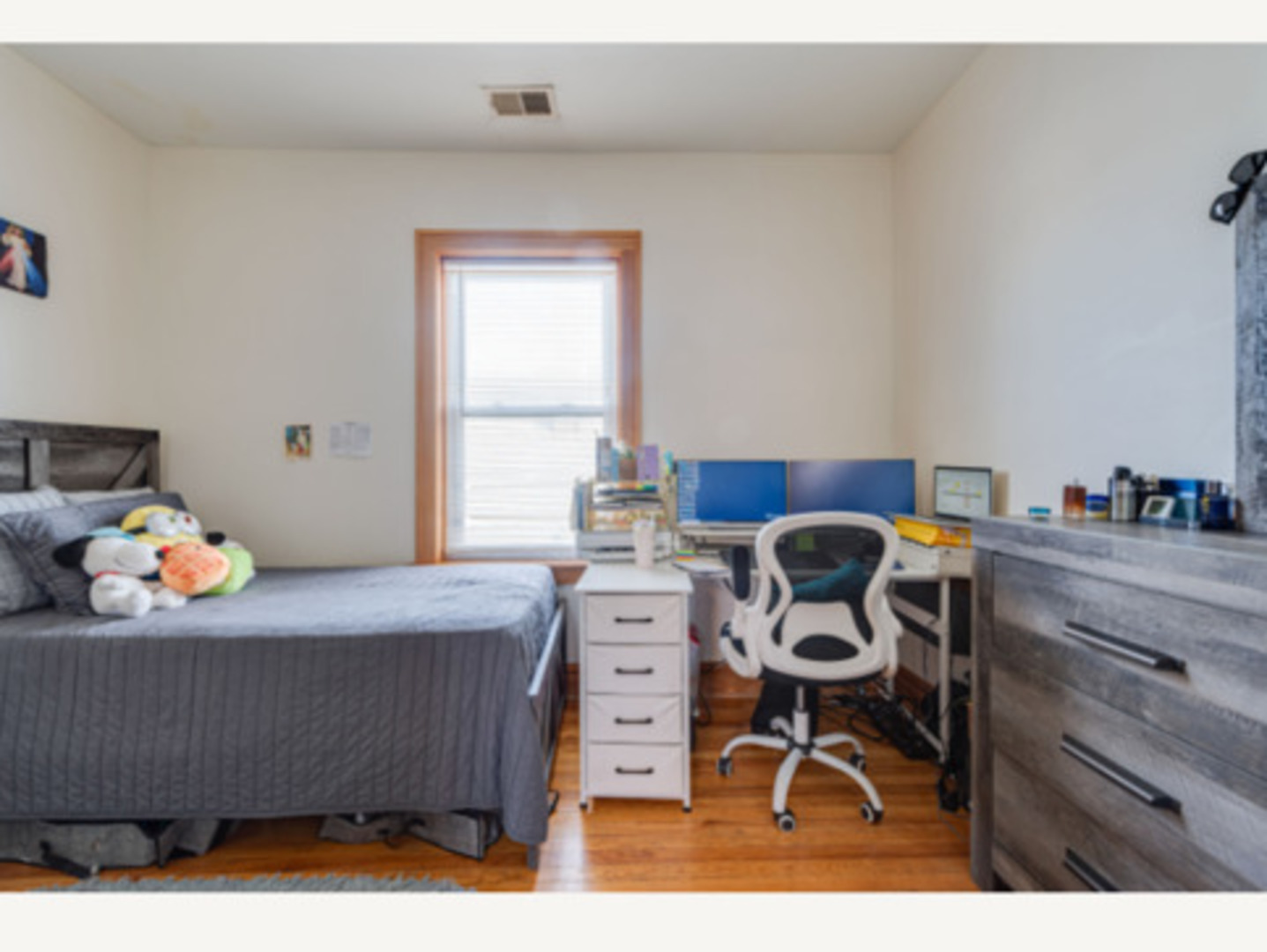 5212 S Sacramento Avenue, Chicago, IL 60632