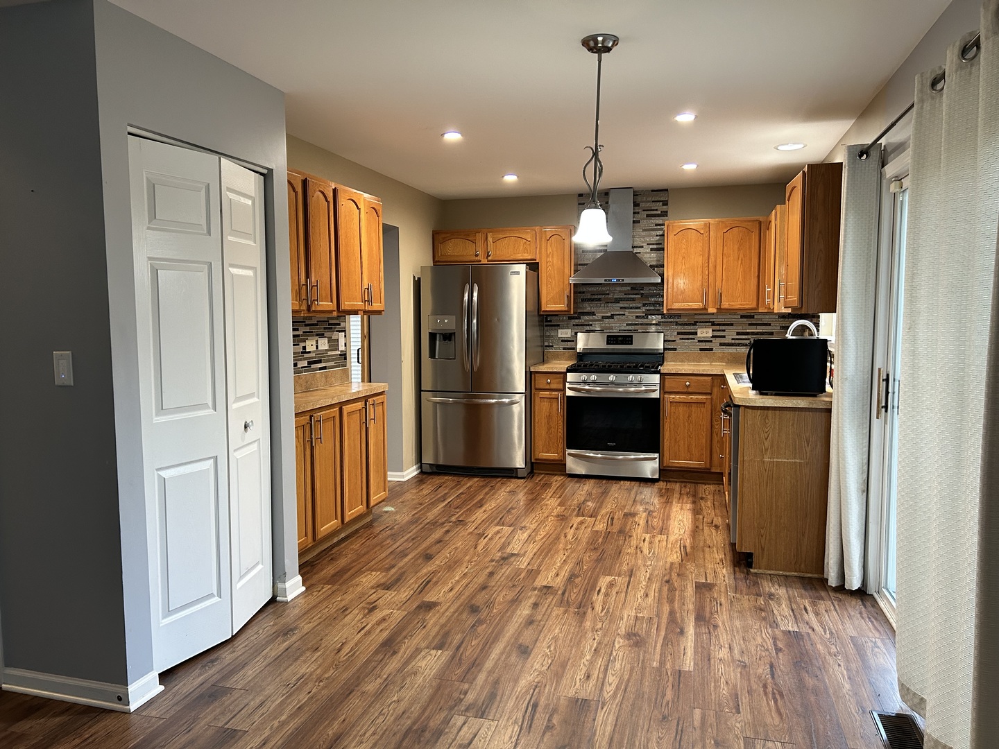 1746 Newport Lane, Montgomery, IL 60538