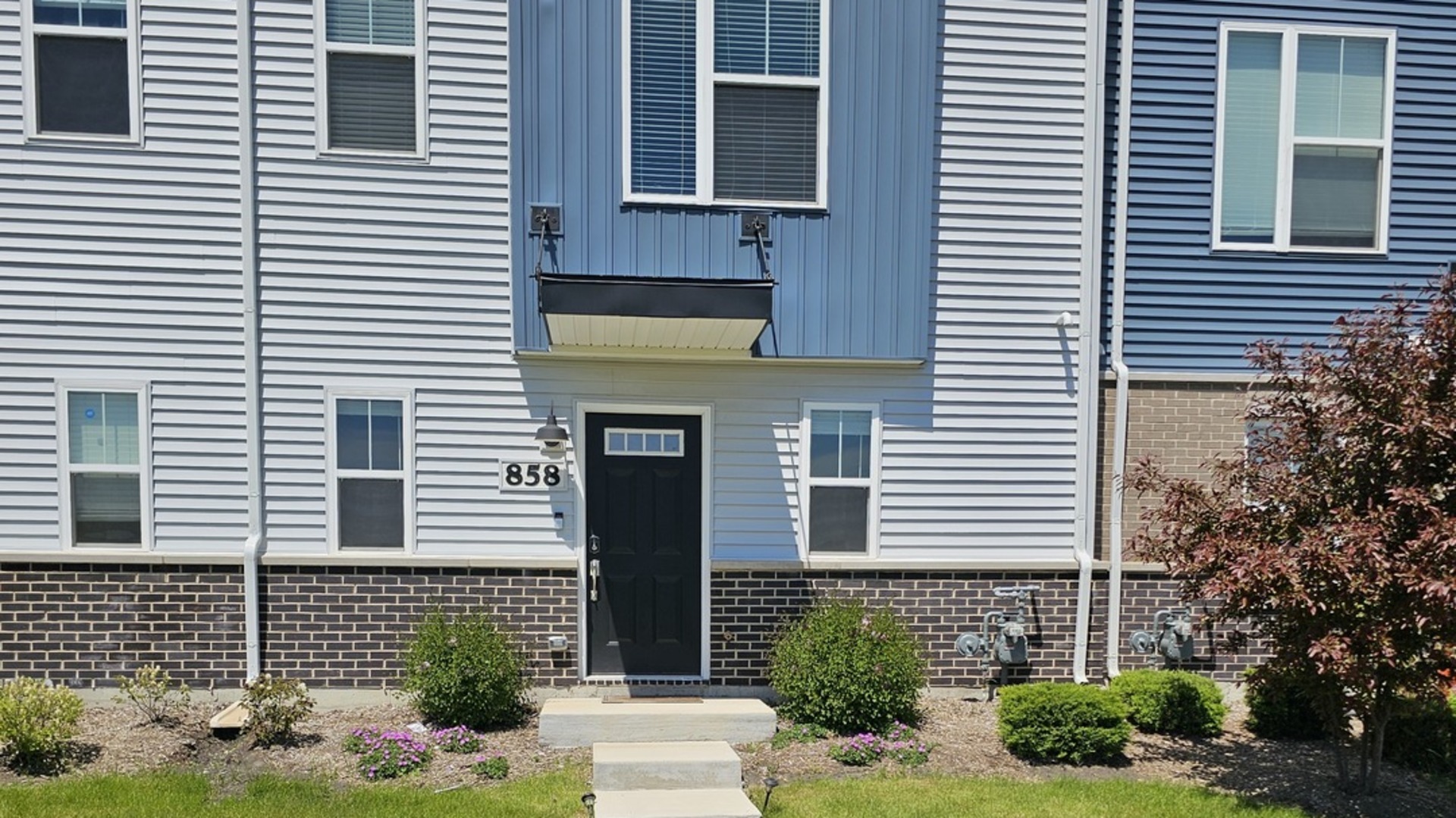 858 Finley Drive, Aurora, IL 60504