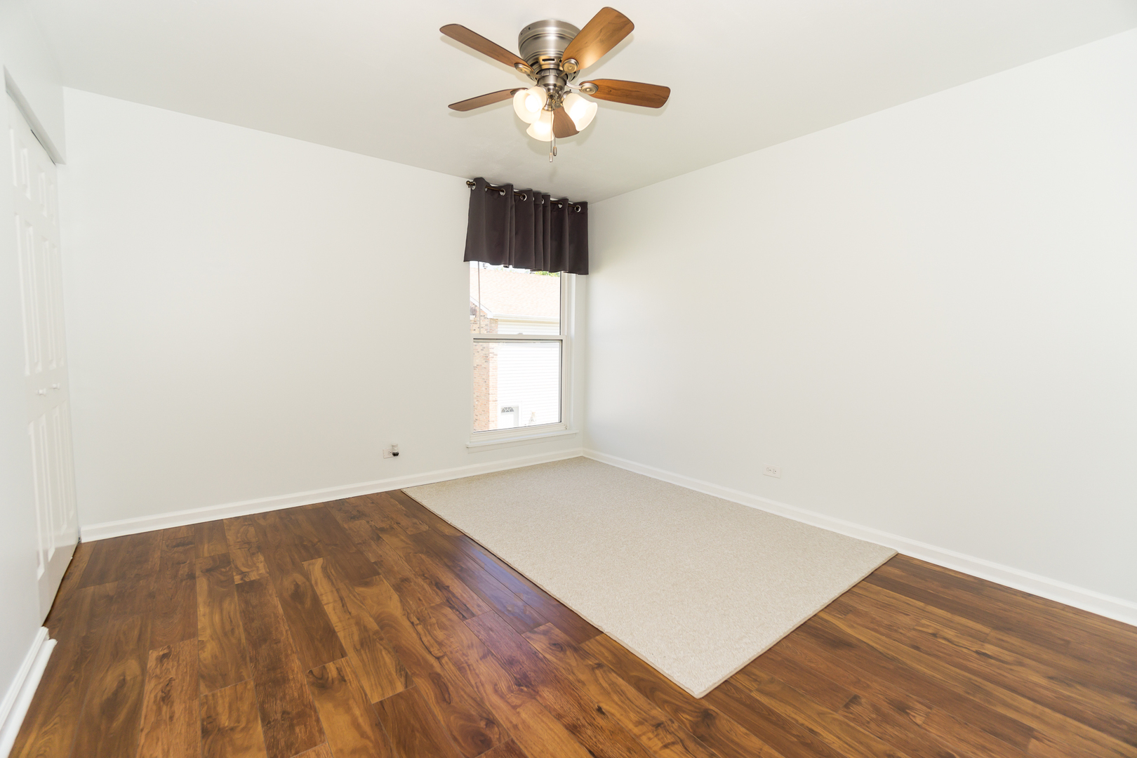 1932 Huntington Boulevard, Hoffman Estates, IL 60169