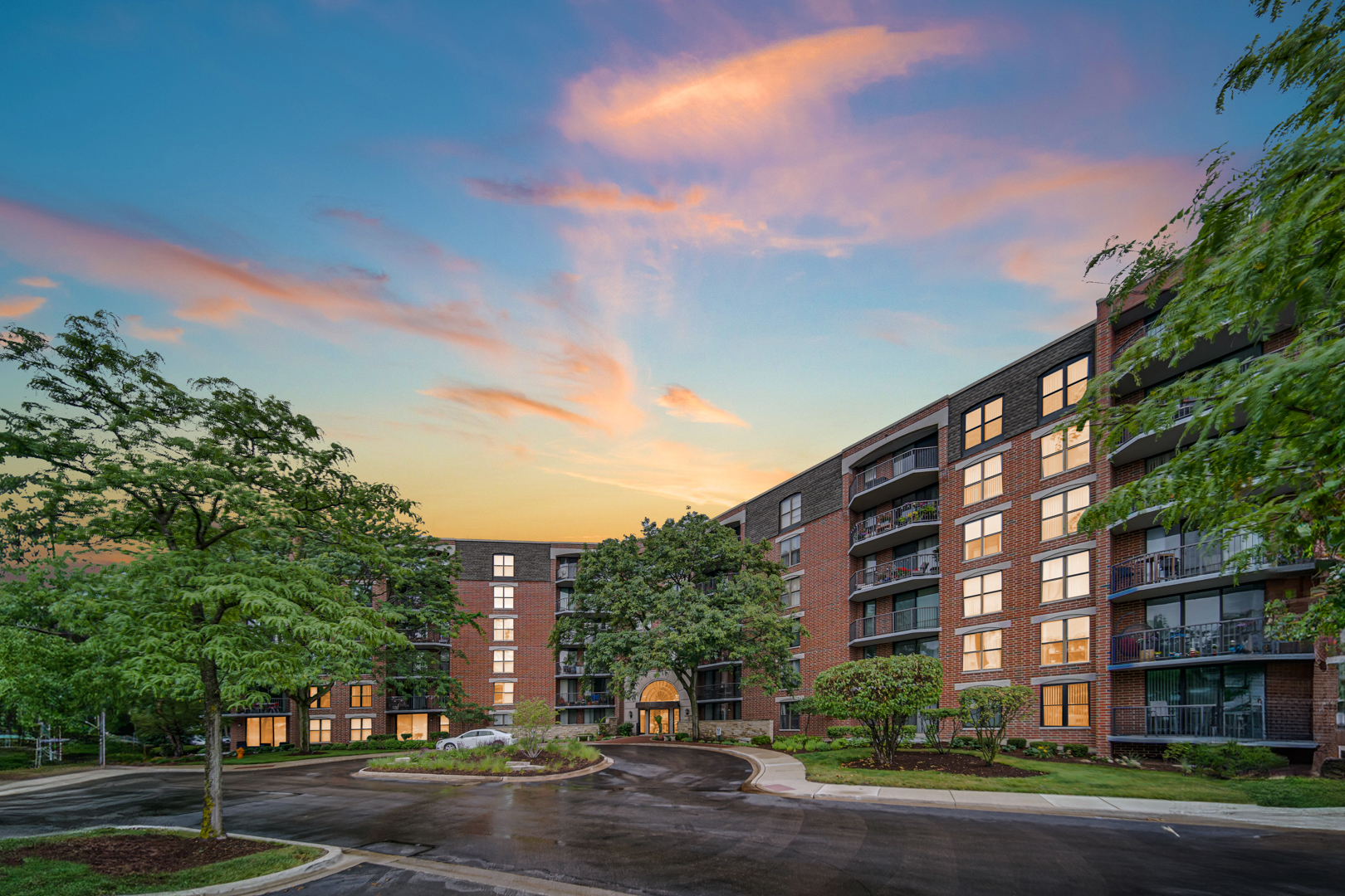 511 Aurora Avenue #413, Naperville, IL 60540