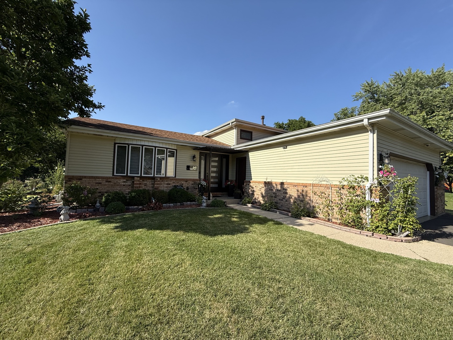 546 Lochwood Drive, Crystal Lake, IL 60012
