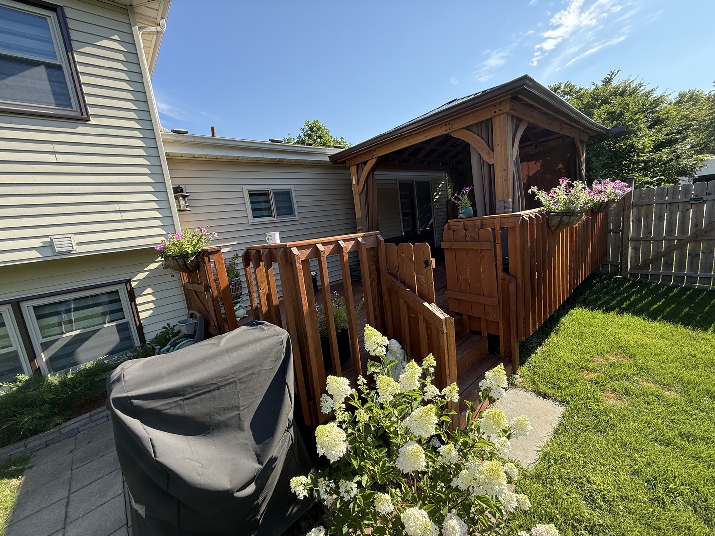 546 Lochwood Drive, Crystal Lake, IL 60012