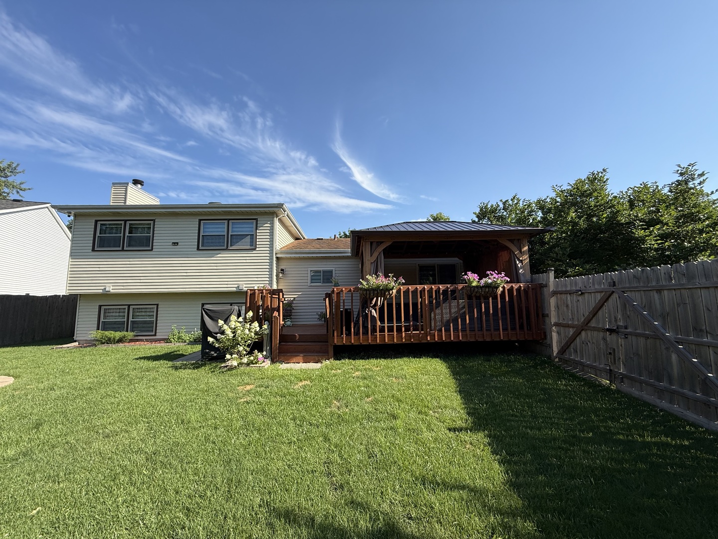 546 Lochwood Drive, Crystal Lake, IL 60012