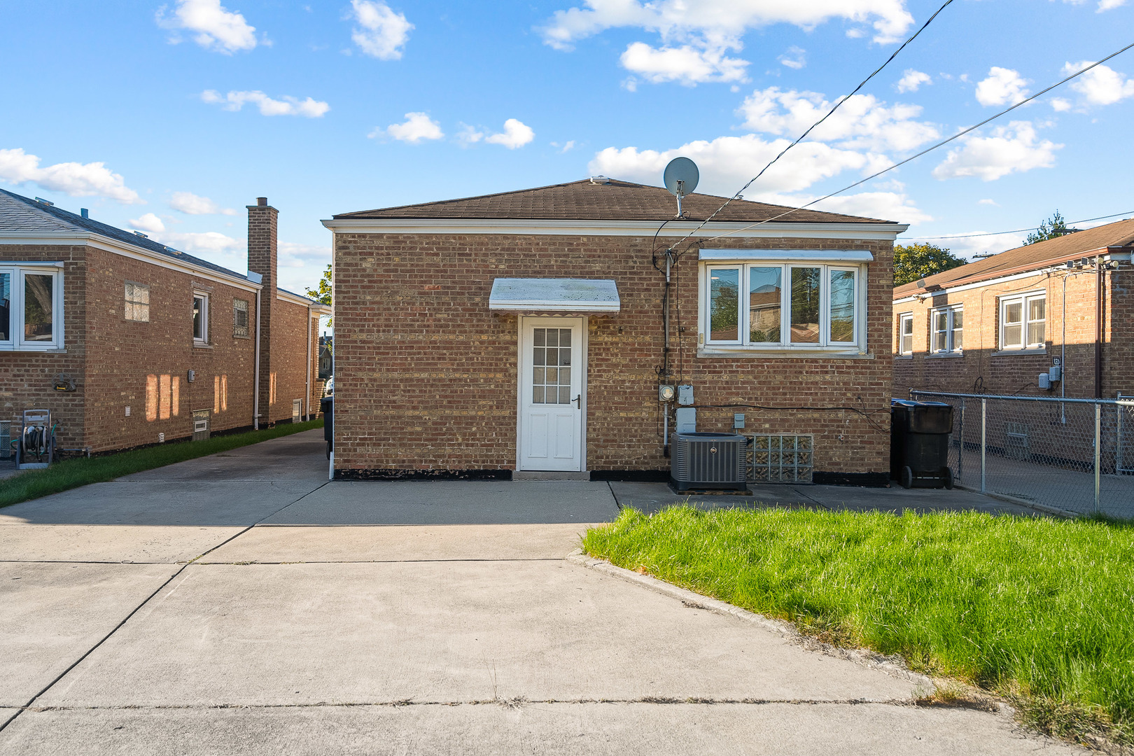 6034 W 60th Street, Chicago, IL 60638