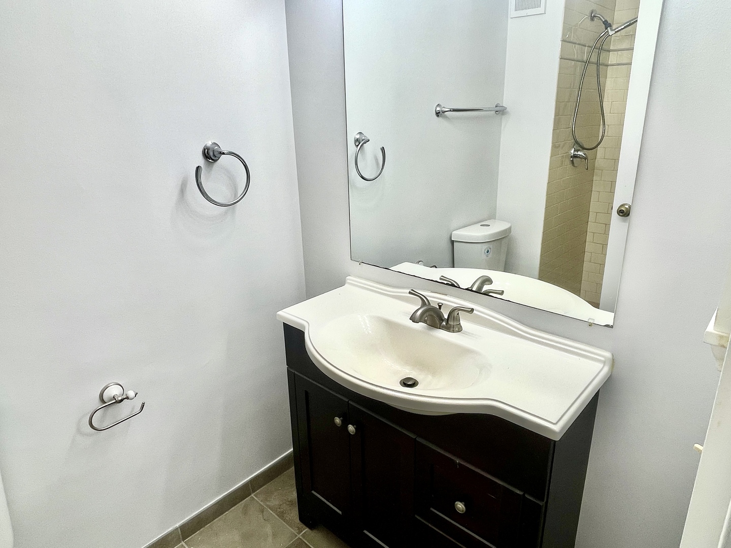 2201 S Highland Avenue #2J, Lombard, IL 60148