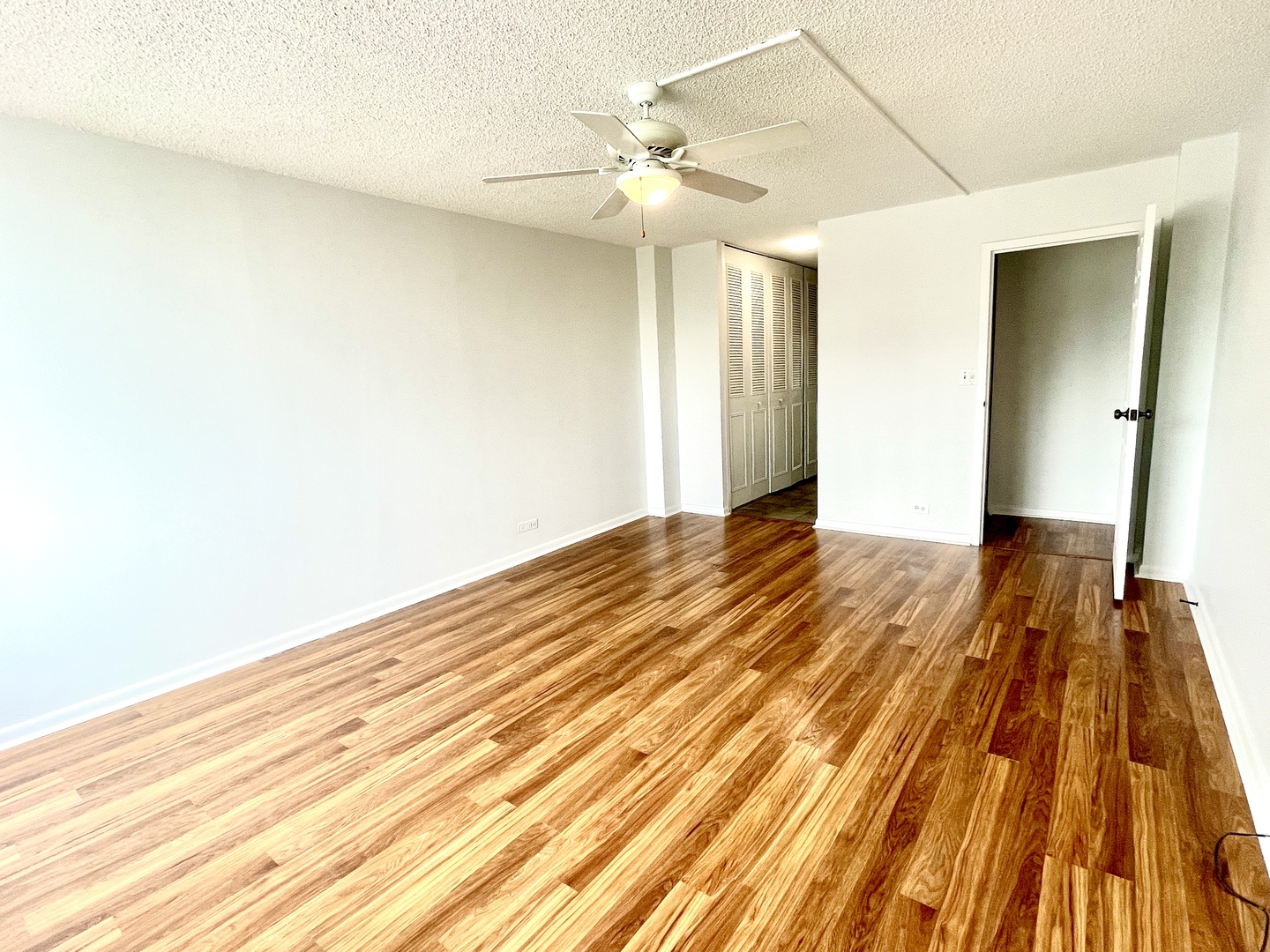 2201 S Highland Avenue #2J, Lombard, IL 60148