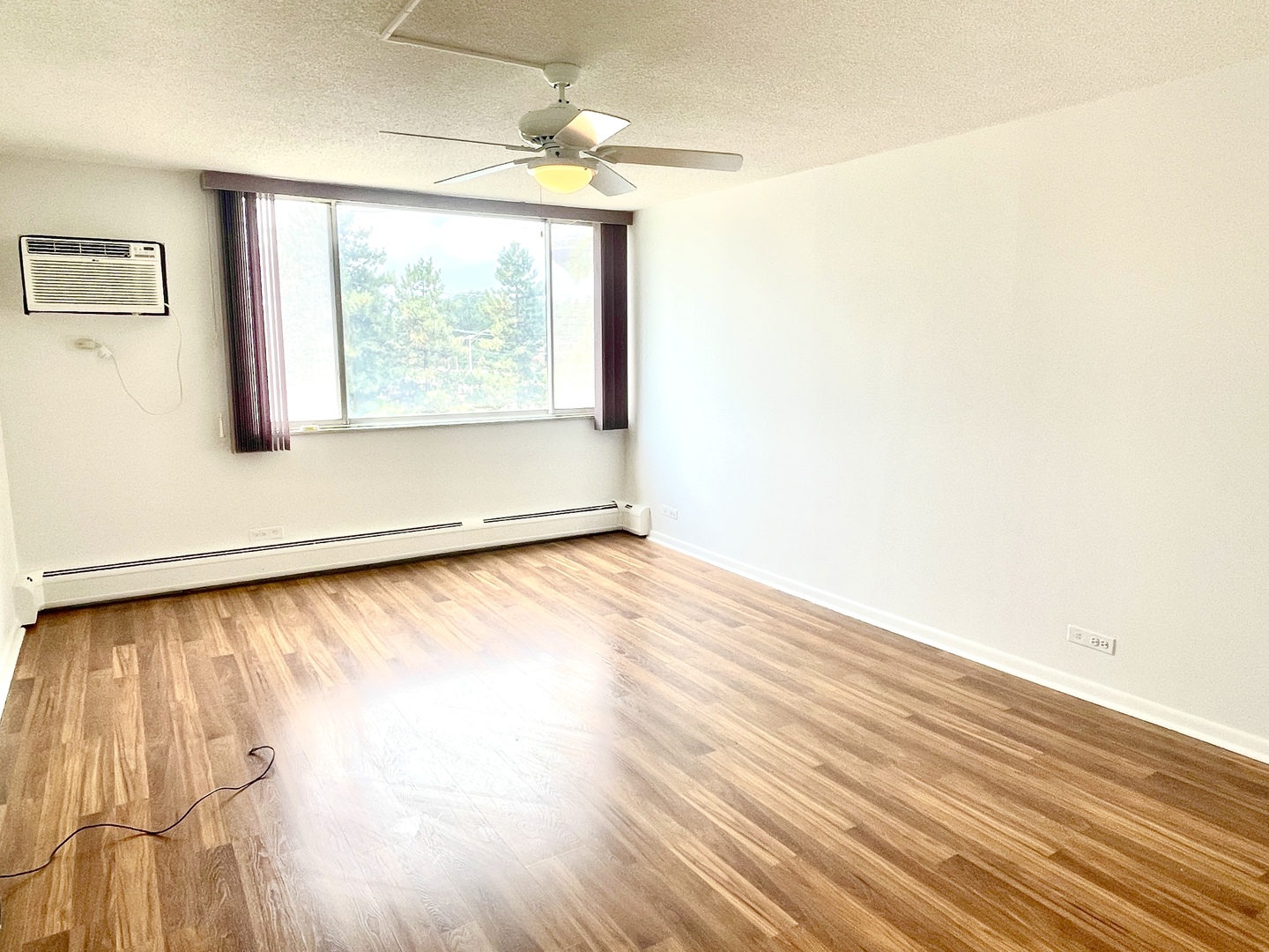 2201 S Highland Avenue #2J, Lombard, IL 60148