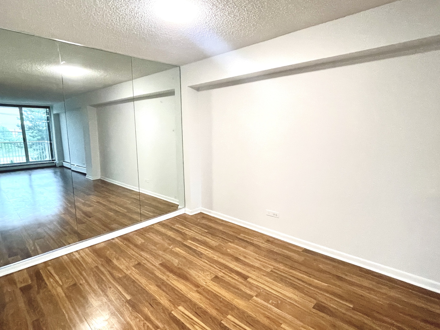2201 S Highland Avenue #2J, Lombard, IL 60148