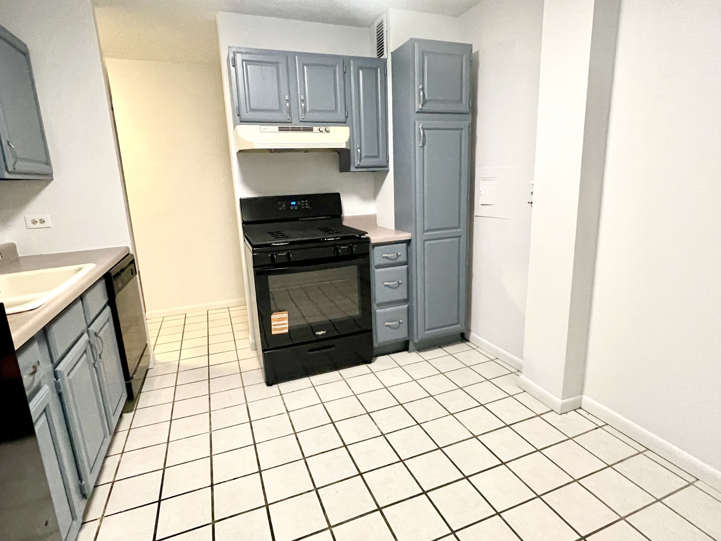2201 S Highland Avenue #2J, Lombard, IL 60148