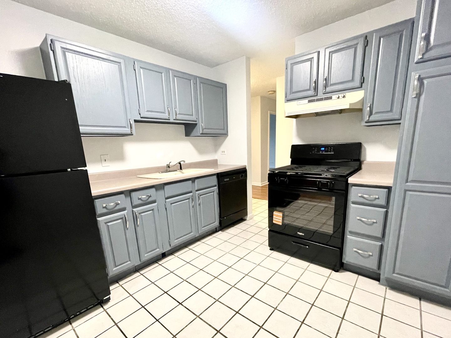2201 S Highland Avenue #2J, Lombard, IL 60148