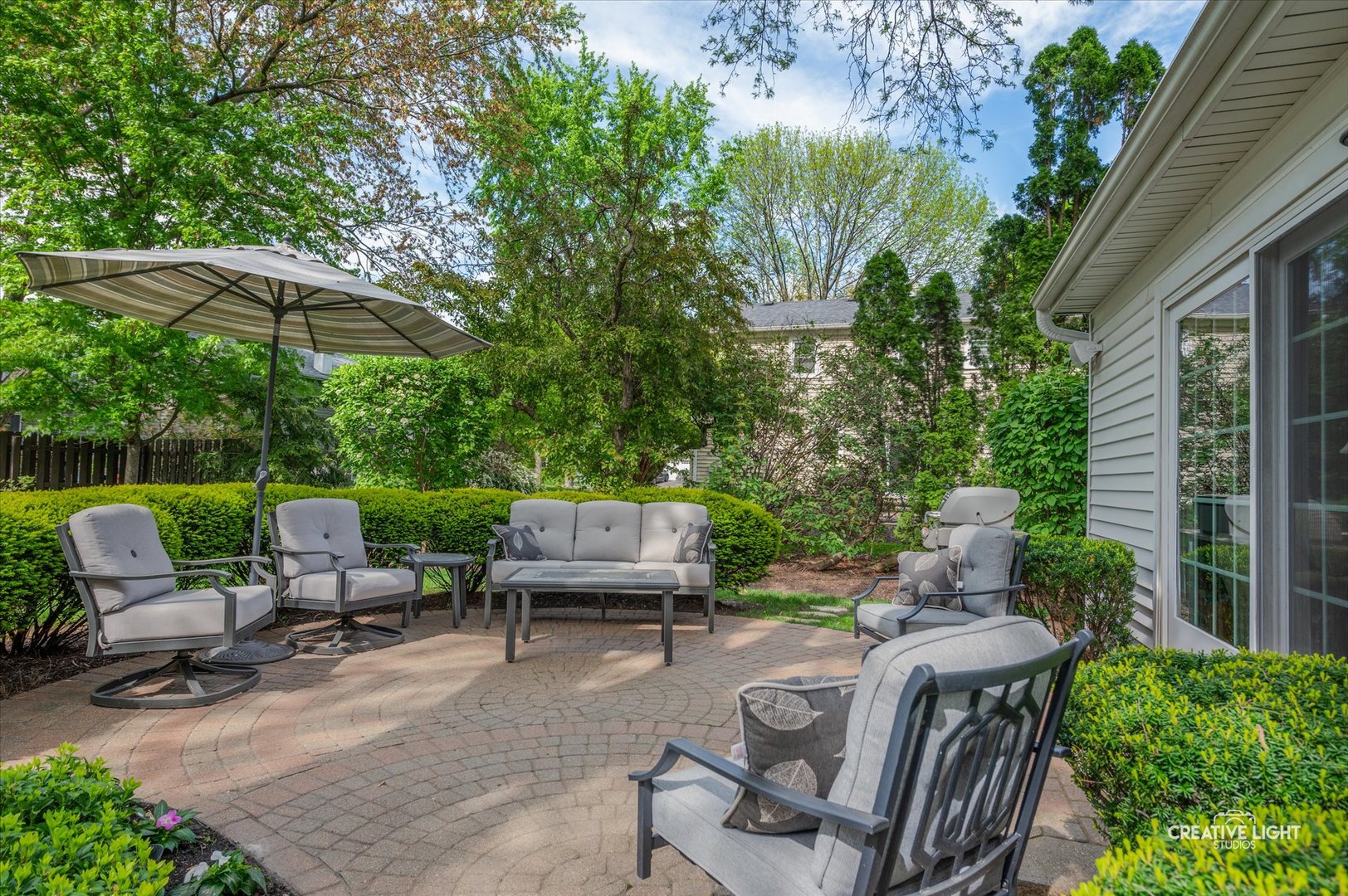 527 Carriage Hill Road, Naperville, IL 60565