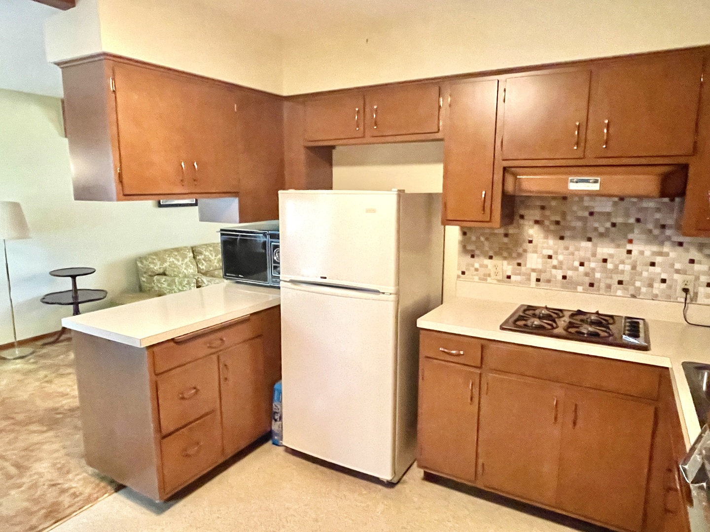1900 Charles Lane, Aurora, IL 60505