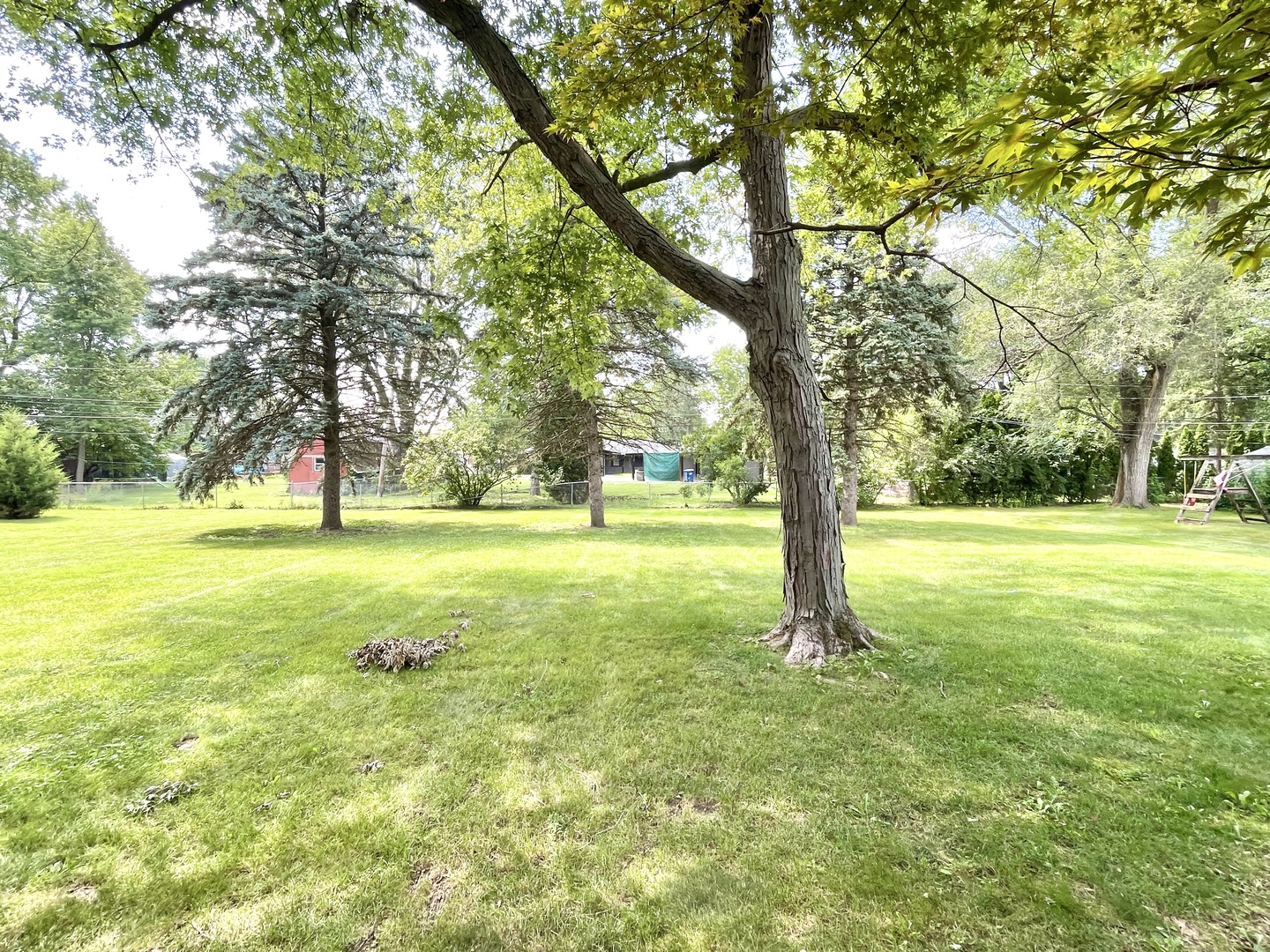 1900 Charles Lane, Aurora, IL 60505
