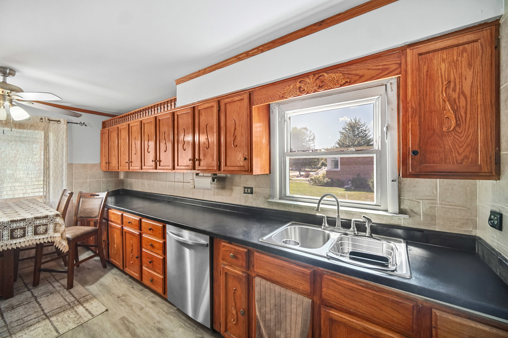 6404 W 85th Place, Burbank, IL 60459