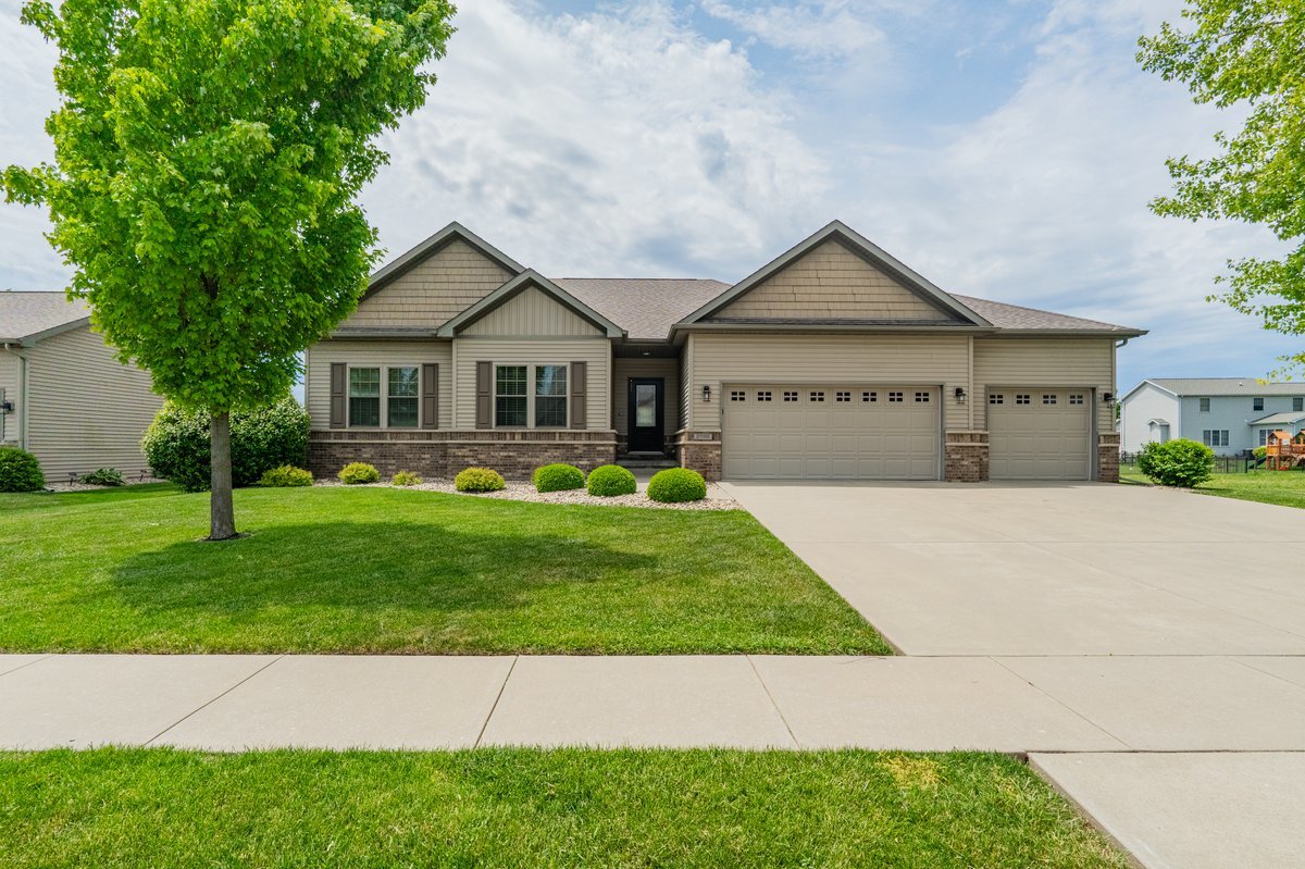 2709 Piney Run, Bloomington, IL 61705